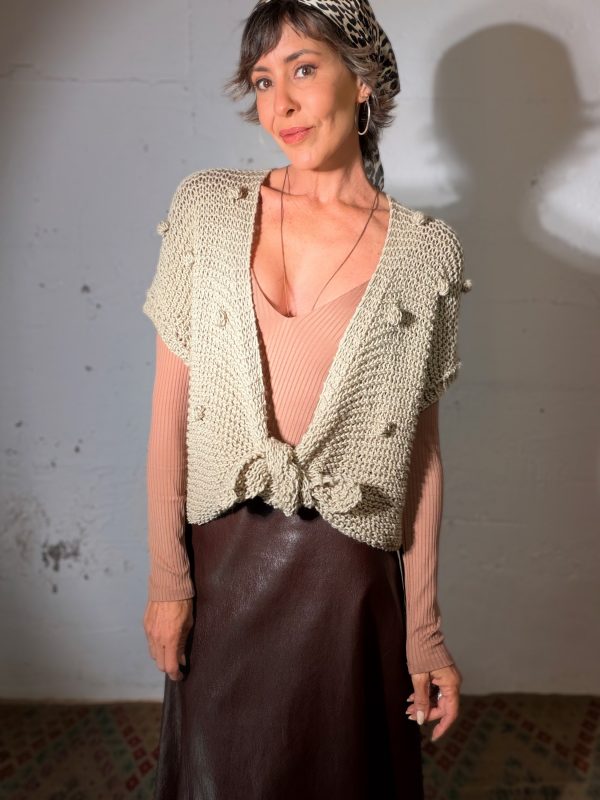 The Knot Vest in Grey Hilo Fino