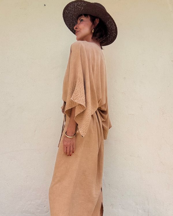 The Hanoi Dress in Sand Color - Imagen 3