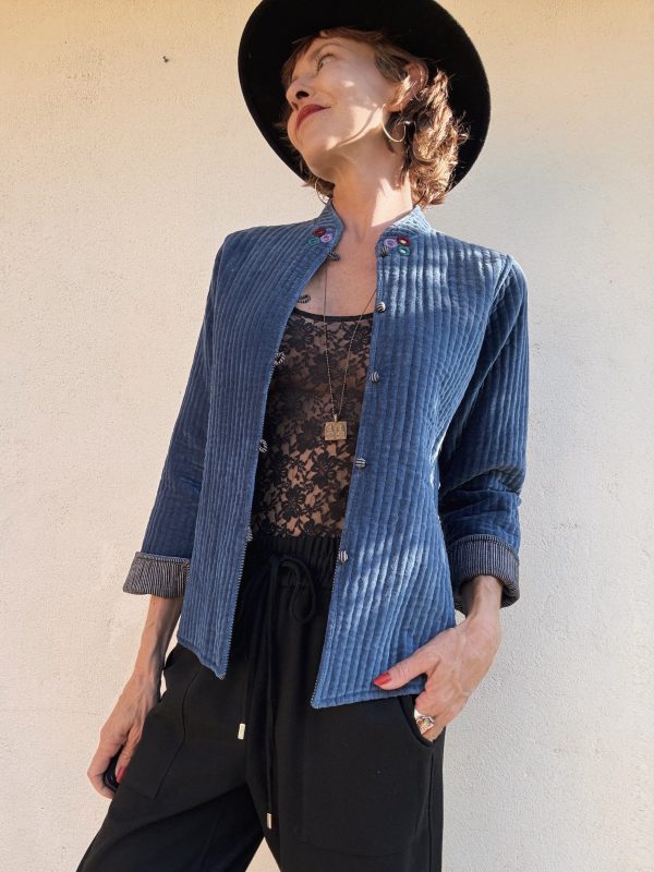 The Velvet Jacket in Blue - Imagen 6