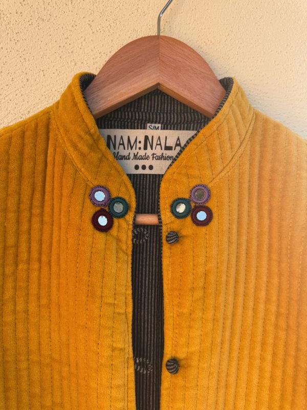 The Velvet Jacket in Yellow - Imagen 12