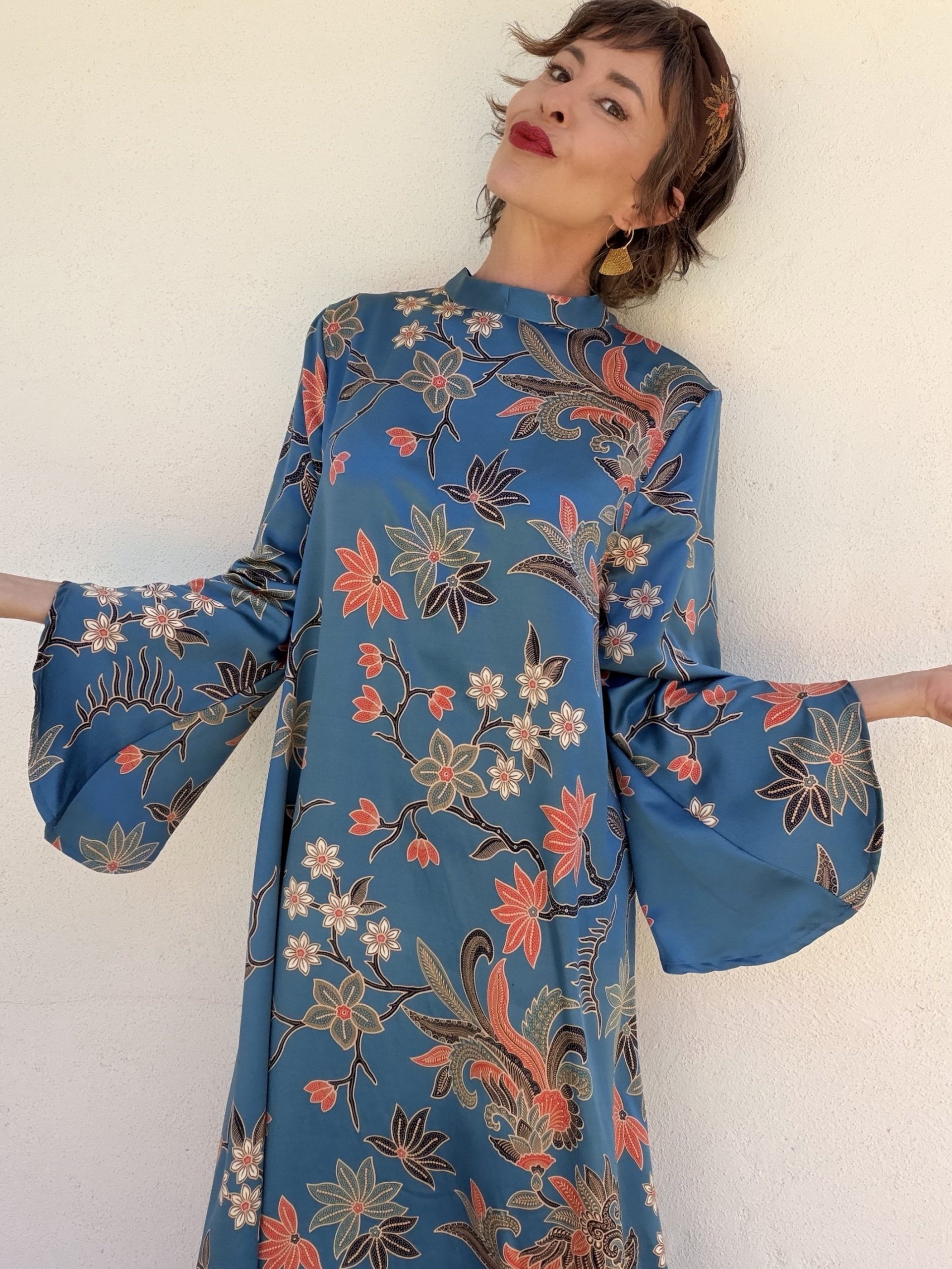 The Suri Dress in Blue - Image 4