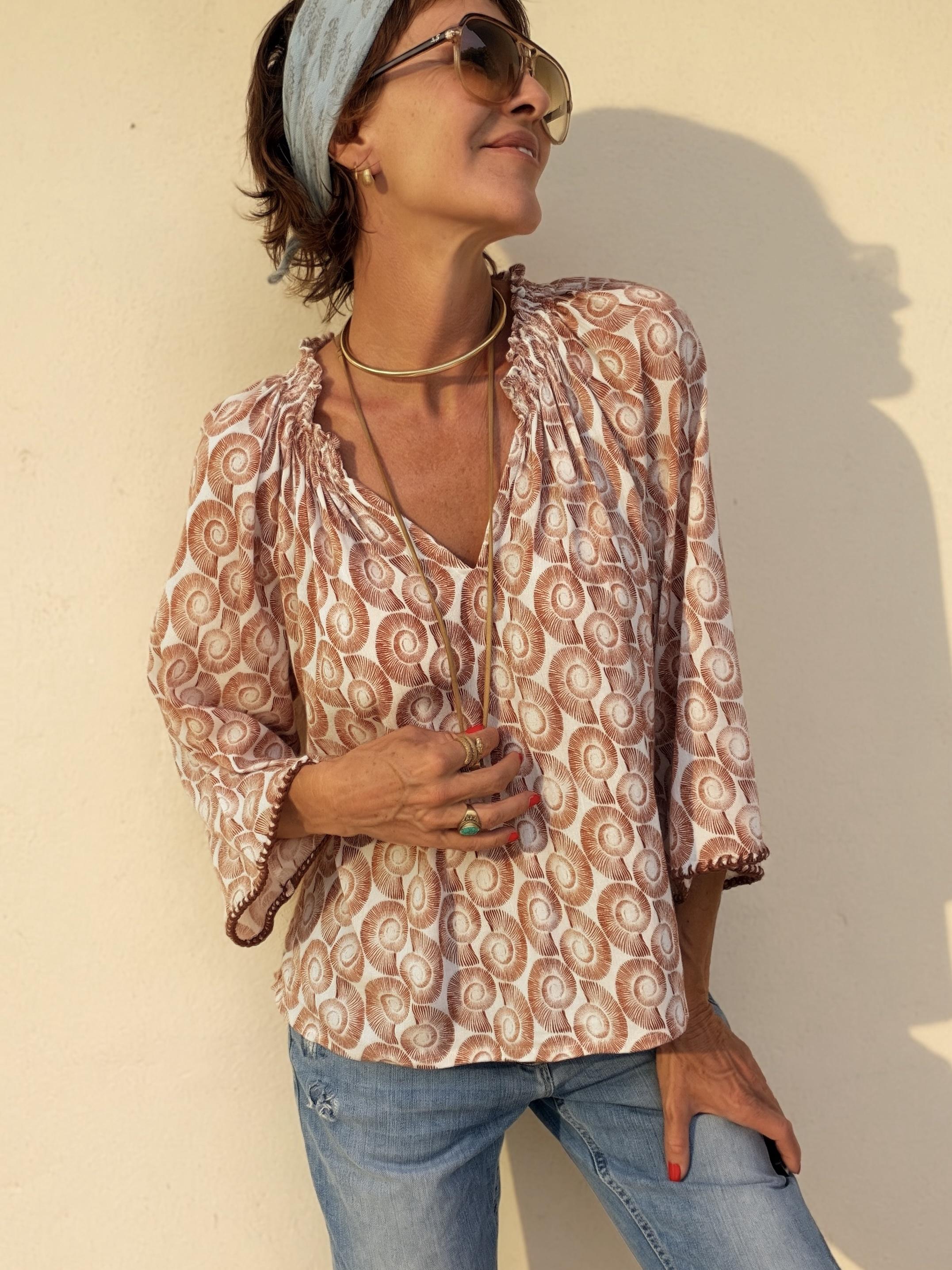 The Nautilus Blouse in Red - Imagen 5