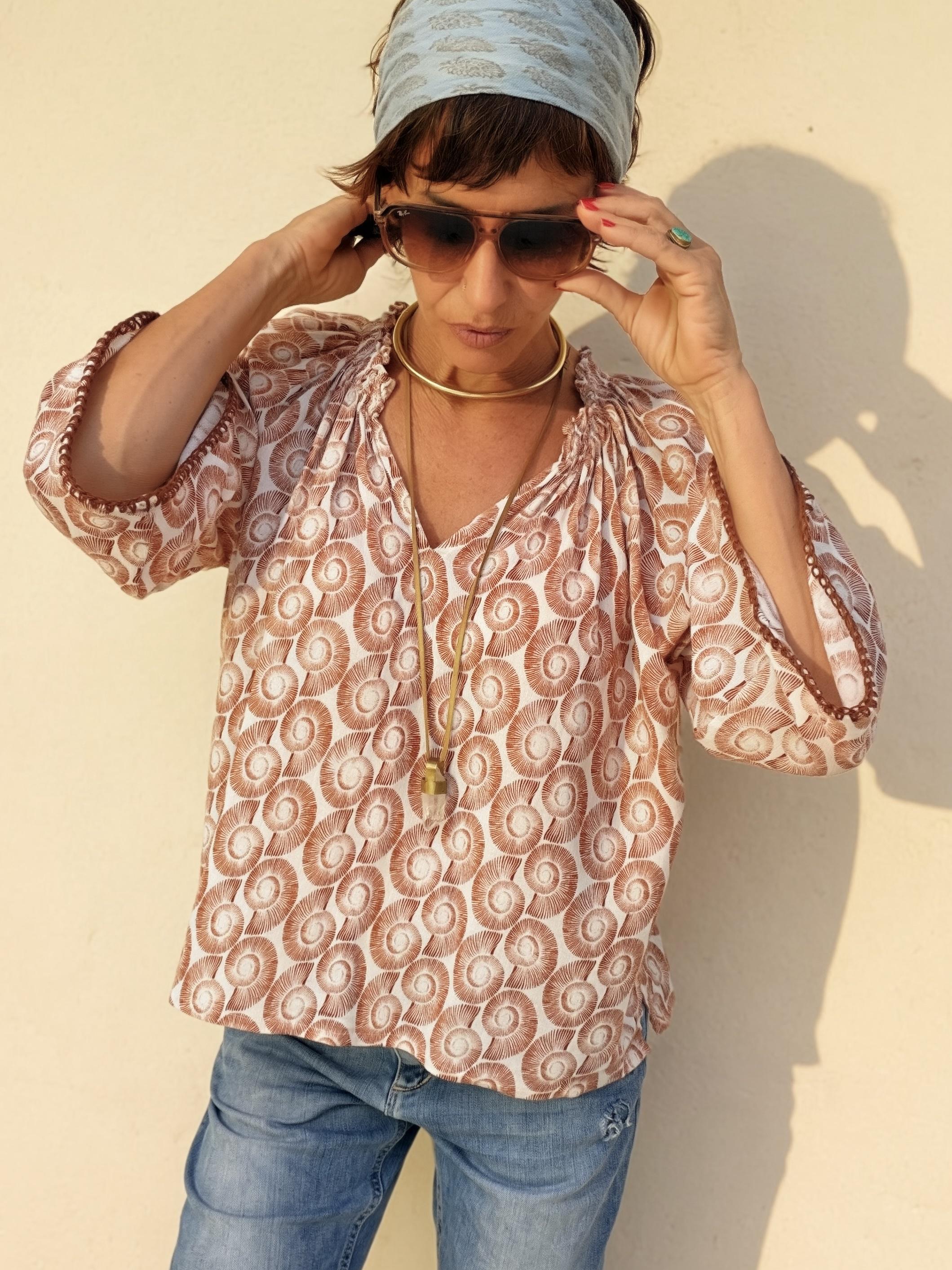 The Nautilus Blouse in Red - Imagen 2