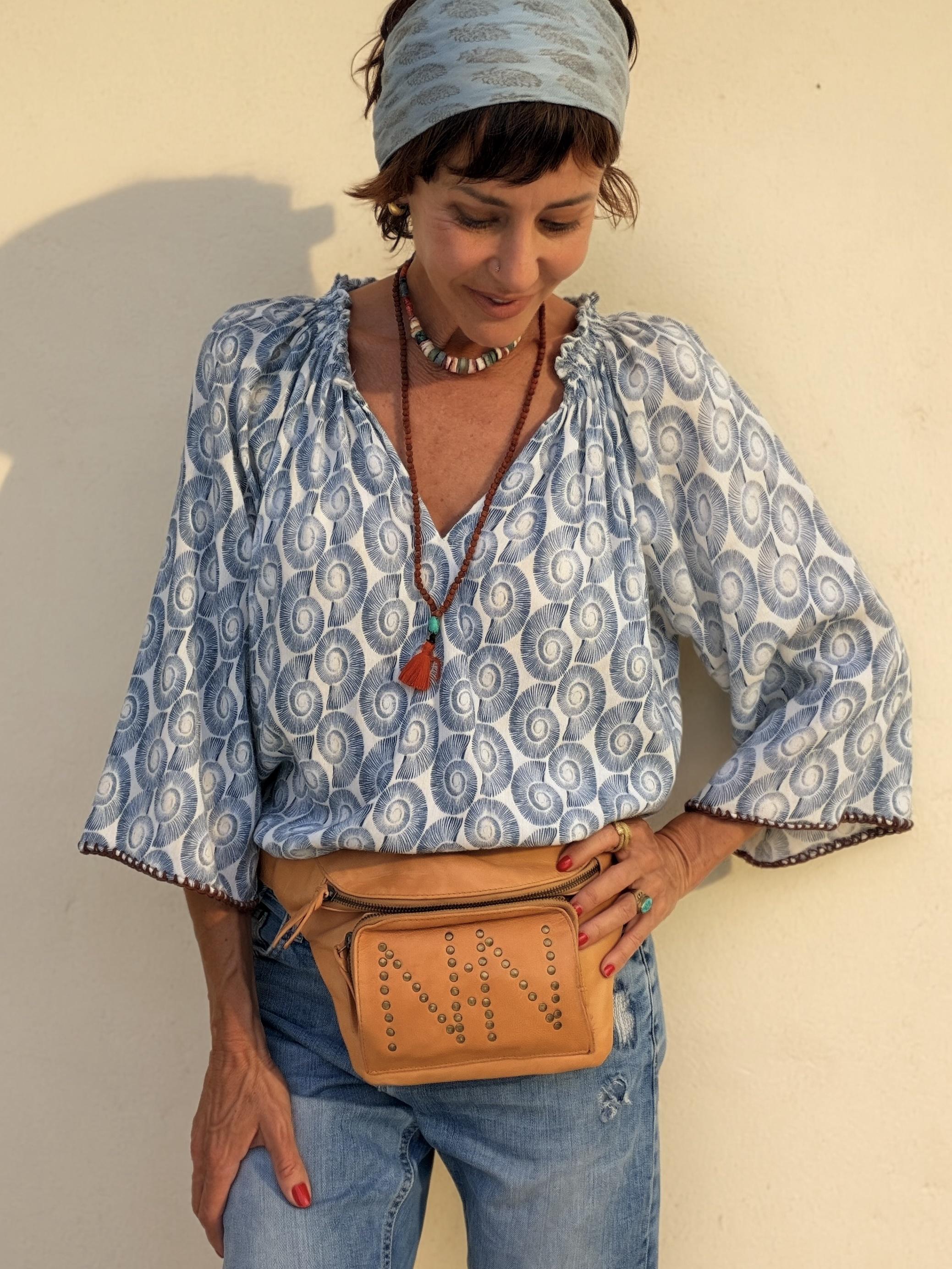The Nautilus Blouse in Blue - Imagen 4