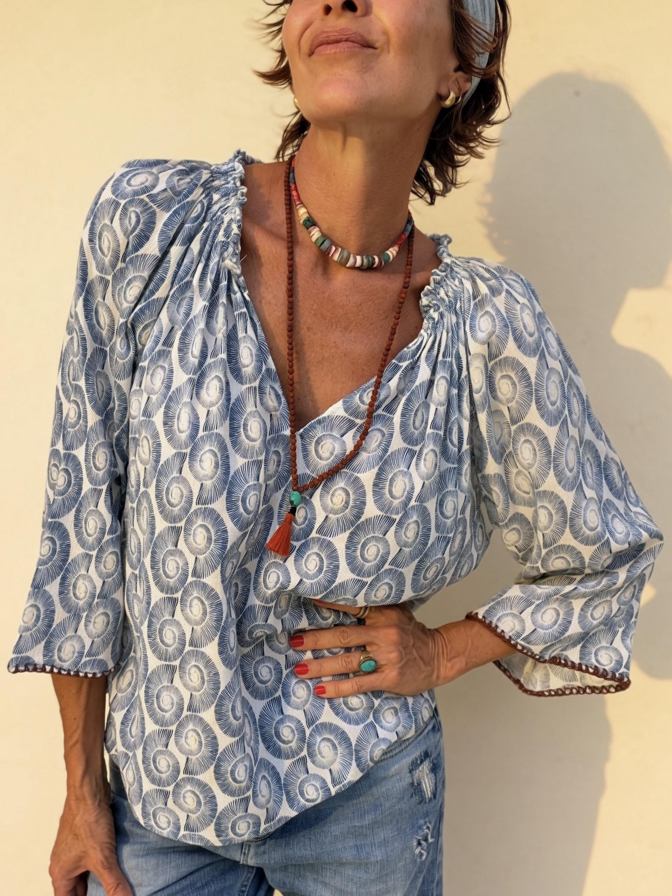 The Nautilus Blouse in Blue - Imagen 5