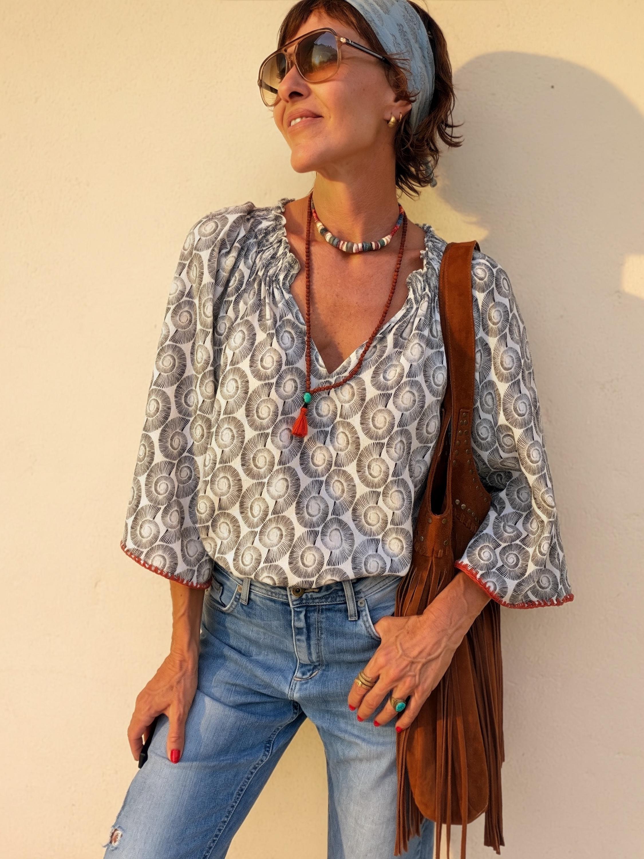 The Nautilus Blouse in Black - Imagen 2