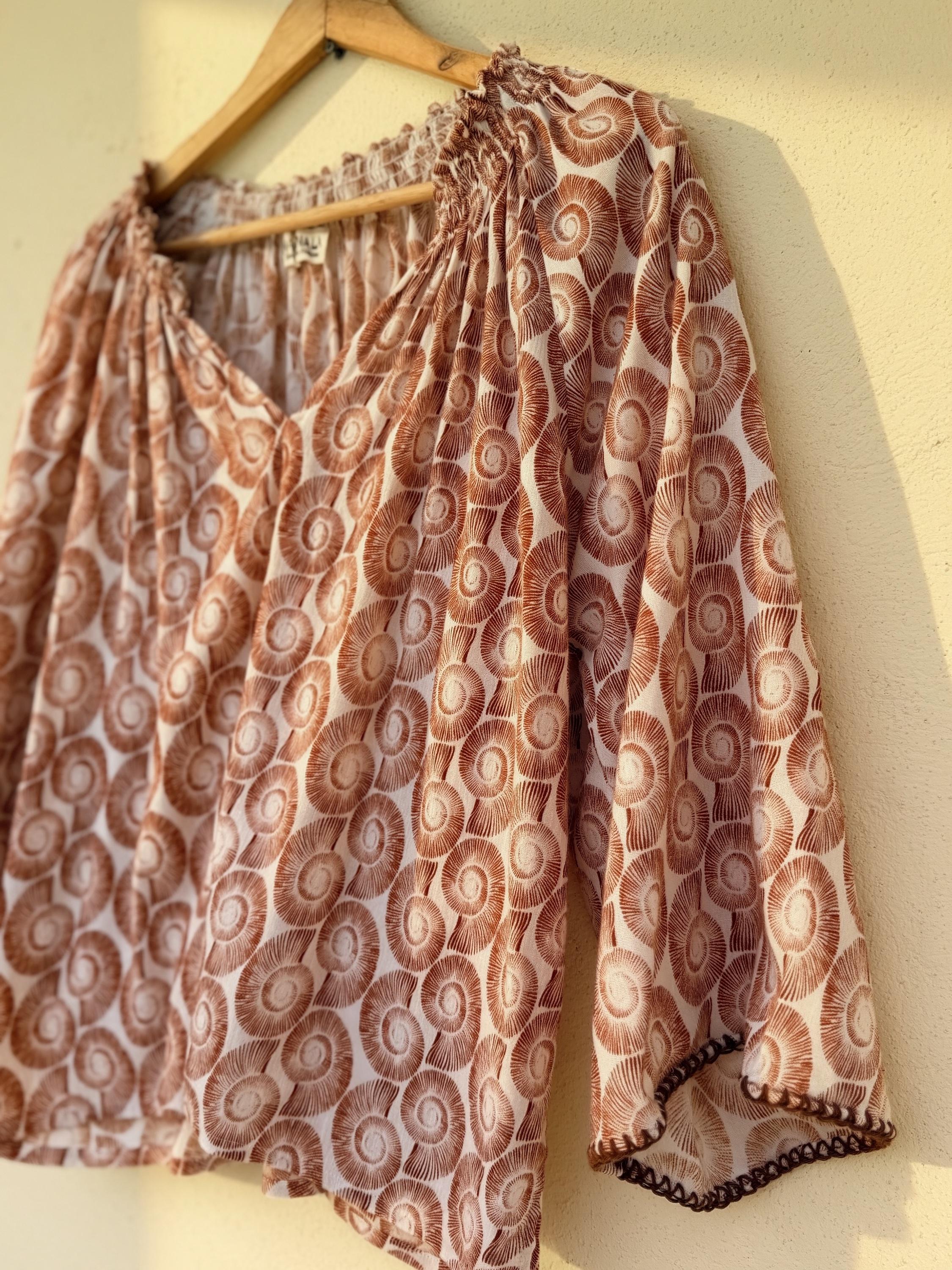 The Nautilus Blouse in Red - Imagen 6